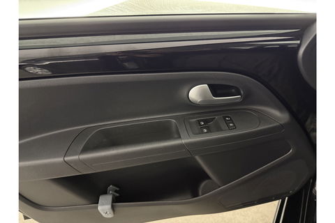Volkswagen up! 1.0 | LED | Airco | Bluetooth | DAB+