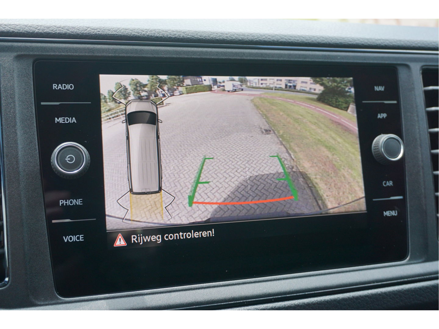 Volkswagen Crafter 35 177PK L3H3 AUT BPM VRIJ!! Navi, Cam, ACC, Gev. Stoel, LED NR.200