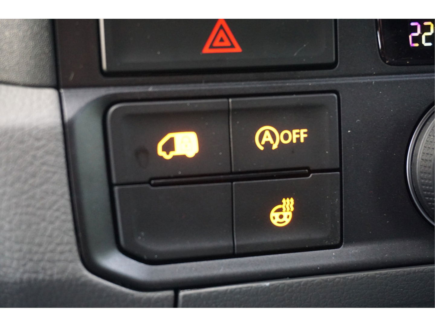 Volkswagen Crafter 35 177PK L3H3 AUT BPM VRIJ!! Navi, Cam, ACC, Gev. Stoel, LED NR.200