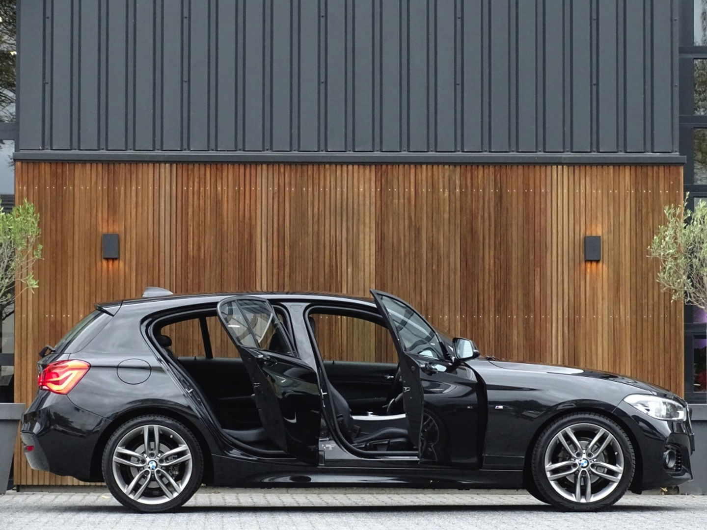 BMW 1-serie 118i automaat Executive / M-sport / I-drive / LED *NAP*