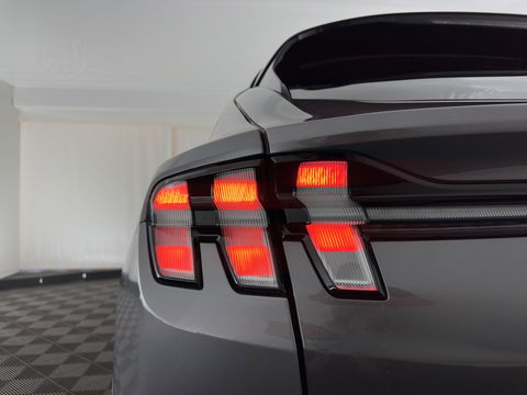 Ford Mustang Mach-E RWD 75 kWh [ 3-Fase ] {SOH-94%} (INCL-BTW) *PANO | LUXURY-LEATHER | ADAPTIVE-CRUISE | BANG&OLUFSEN | MEMORY-PACK | TOP-VIEW | FULL-LED | BLIND-SPOT | DAB+ | DIGI-COCKPIT | KEYLESS | NAVI-FULLMAP | CARPLAY | COMFORT-SEATS |