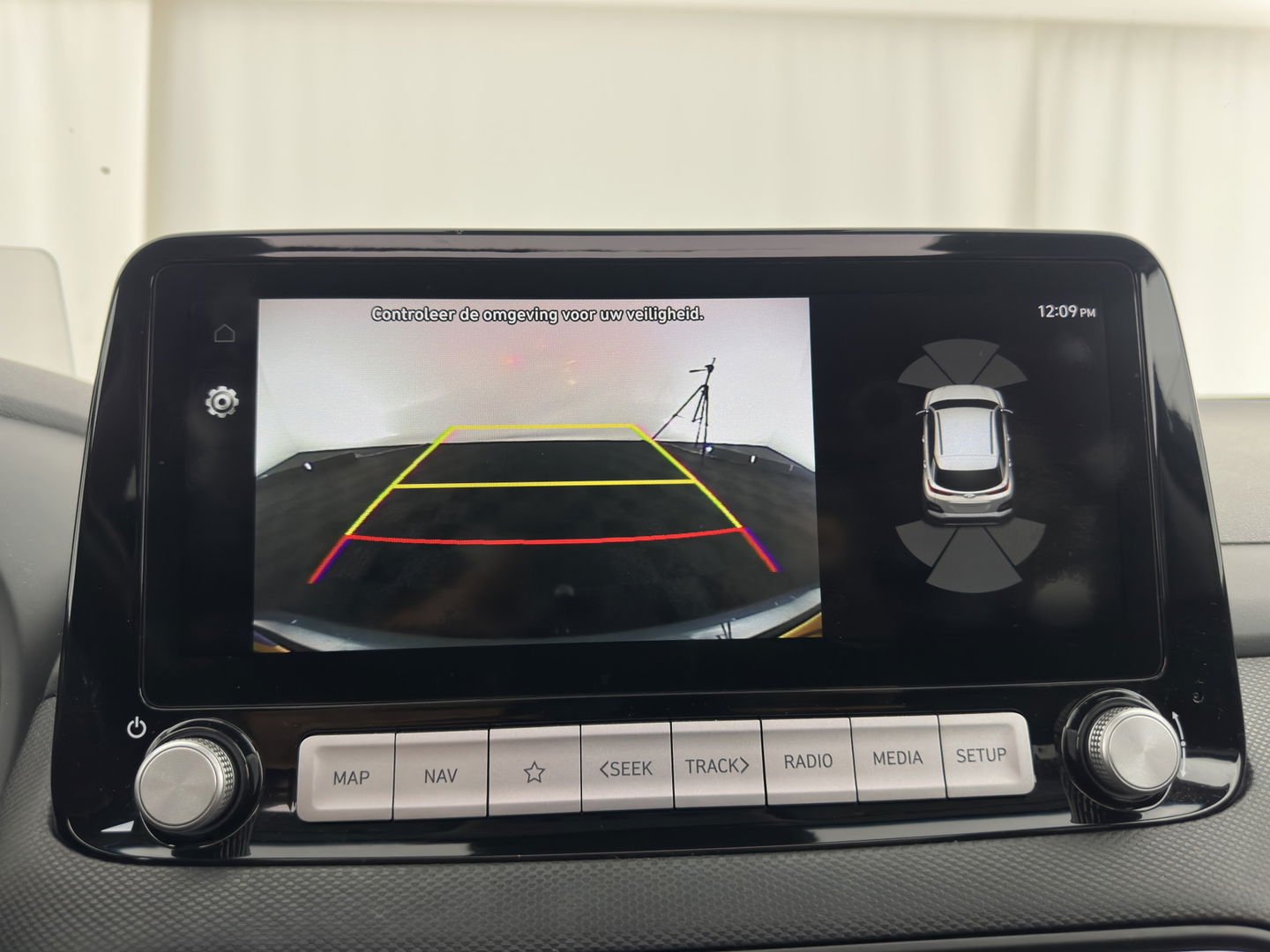 Hyundai KONA EV Premium 64 kWh [ 3-Fase ] {SOH-100%} *PANO | LEATHER | KRELL-AUDIO | HEAD-UP | FULL-LED | NAVI-FULLMAP | DAB | ADAPT.CRUISE | KEYLESS | CAMERA | BLIND-SPOT | LANE-ASSIST | DIGI-COCKPIT | COMFORT-SEATS | TOWBAR | 17''ALU*