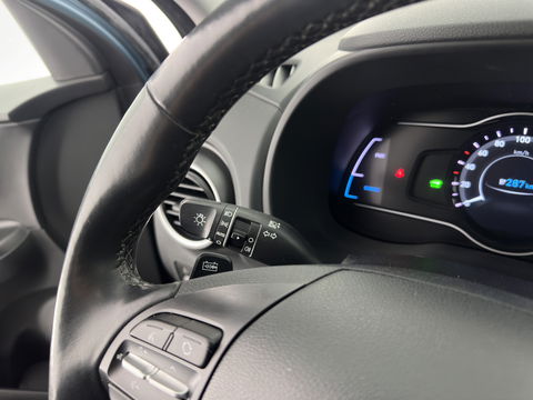 Hyundai KONA EV Premium 64 kWh [ 3-Fase ] {SOH-100%} *PANO | LEATHER | KRELL-AUDIO | HEAD-UP | FULL-LED | NAVI-FULLMAP | DAB | ADAPT.CRUISE | KEYLESS | CAMERA | BLIND-SPOT | LANE-ASSIST | DIGI-COCKPIT | COMFORT-SEATS | TOWBAR | 17''ALU*