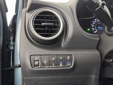 Hyundai KONA EV Premium 64 kWh [ 3-Fase ] {SOH-100%} *PANO | LEATHER | KRELL-AUDIO | HEAD-UP | FULL-LED | NAVI-FULLMAP | DAB | ADAPT.CRUISE | KEYLESS | CAMERA | BLIND-SPOT | LANE-ASSIST | DIGI-COCKPIT | COMFORT-SEATS | TOWBAR | 17''ALU*
