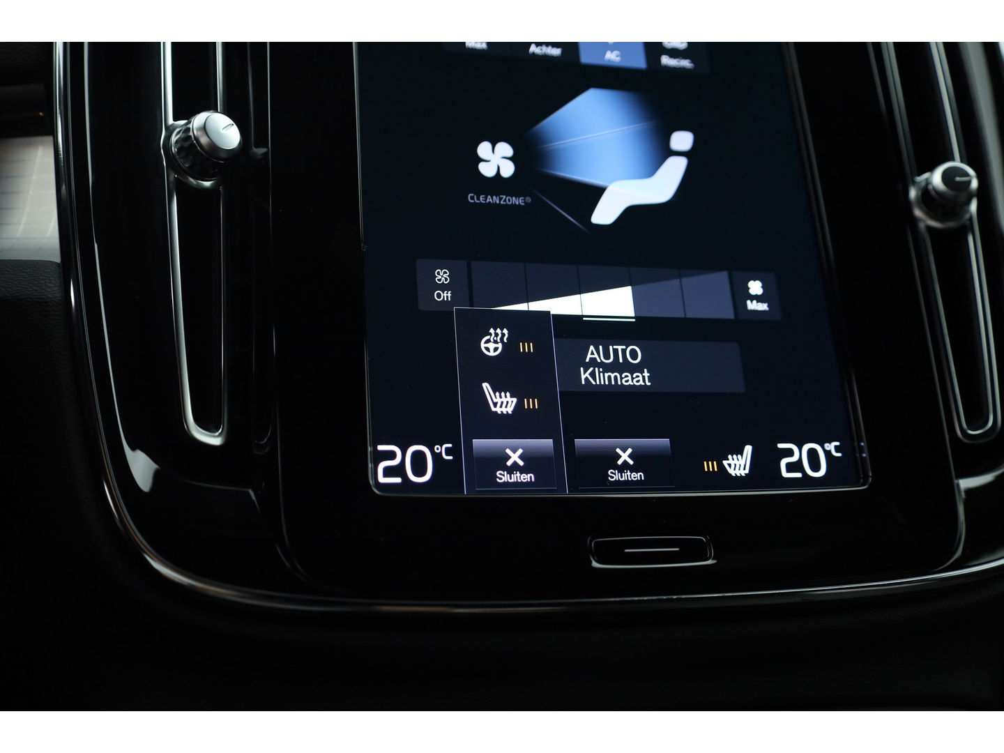 Volvo XC40 1.5 T4 Plug-in hybrid Core Bright | Camera | Navi | Stoel- & Stuurverw. | CarPlay |
