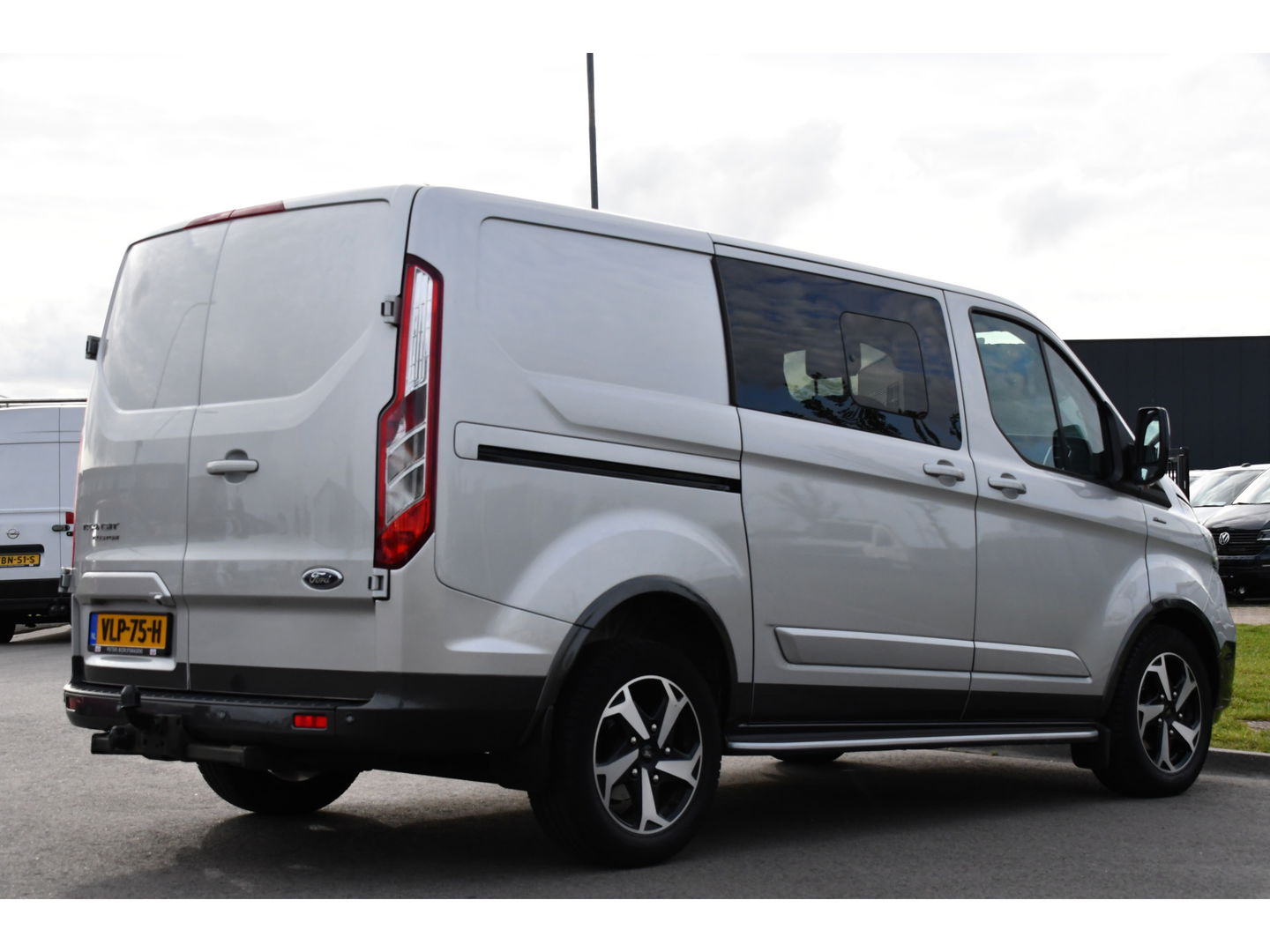 Ford Transit Custom 2.0 TDCI L1H1 Active DC Full Options! Adaptieve Cruise, Camera, Xenon, Carplay, Leder, Automaat, 170pk, Multimedia, Uniek!