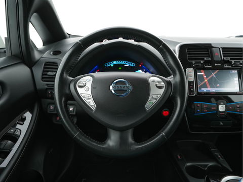 Nissan Leaf Tekna 24 kWh Aut. *LUXURY-LEATHER | FULL-LED | BOSE-SURROUND | TOP-VIEW | KEYLESS | NAVI-FULLMAP | ECC | HEATED-COMFORTSEATS | CAMERA | DIGI-COCKPIT | PRIVACY-GLASS |  17"ALU*