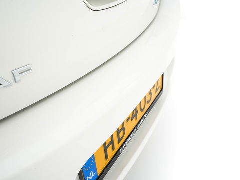 Nissan Leaf Tekna 24 kWh Aut. *LUXURY-LEATHER | FULL-LED | BOSE-SURROUND | TOP-VIEW | KEYLESS | NAVI-FULLMAP | ECC | HEATED-COMFORTSEATS | CAMERA | DIGI-COCKPIT | PRIVACY-GLASS |  17"ALU*