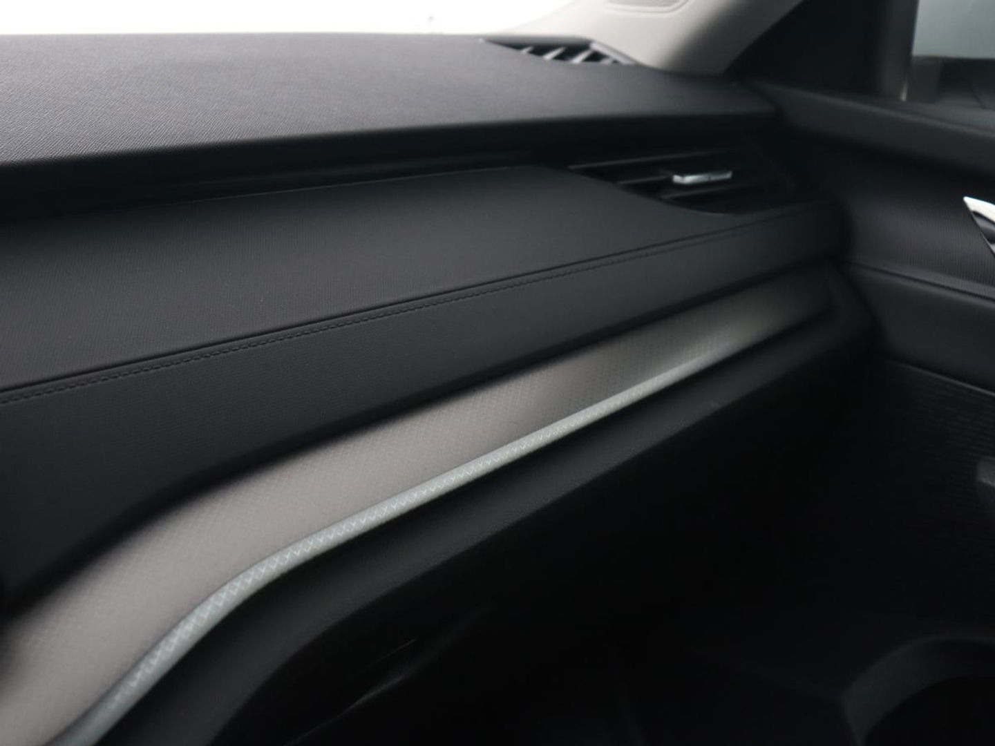Škoda Octavia Combi 1.4 TSI iV PHEV Business Edition | Adaptive Cruise | Stoel & Stuurverwarming | LED | Navigatie | Carplay | Massage | Elektrische achterklep | Camera