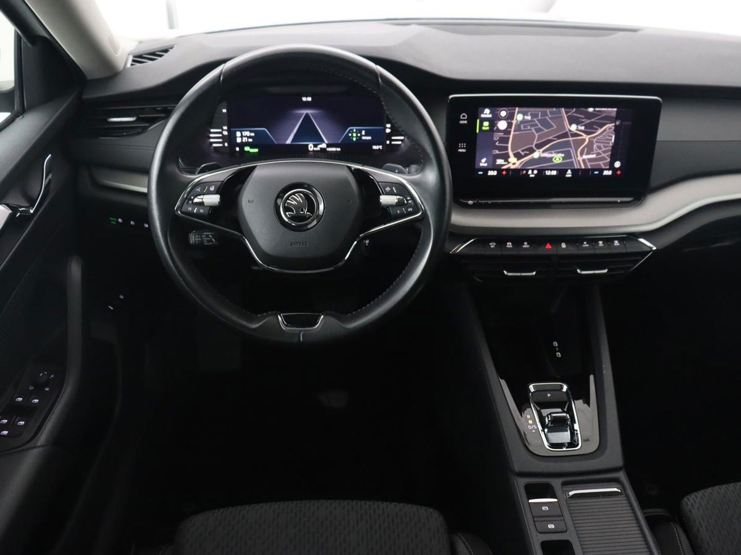 Škoda Octavia Combi 1.4 TSI iV PHEV Business Edition | Adaptive Cruise | Stoel & Stuurverwarming | LED | Navigatie | Carplay | Massage | Elektrische achterklep | Camera