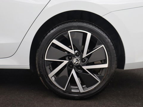 Škoda Octavia Combi 1.4 TSI iV PHEV Business Edition | Adaptive Cruise | Stoel & Stuurverwarming | LED | Navigatie | Carplay | Massage | Elektrische achterklep | Camera