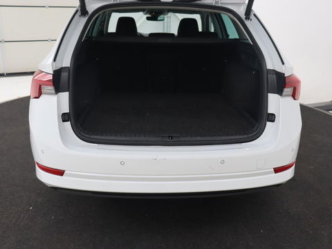 Škoda Octavia Combi 1.4 TSI iV PHEV Business Edition | Adaptive Cruise | Stoel & Stuurverwarming | LED | Navigatie | Carplay | Massage | Elektrische achterklep | Camera