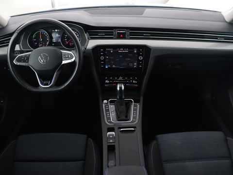 Volkswagen Passat 1.4 TSI PHEV GTE Business | Adaptive Cruise | Navigatie | Massage | Stoelverwarming | Carplay | Parkeerhulp | Plug In