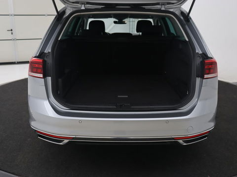 Volkswagen Passat 1.4 TSI PHEV GTE Business | Adaptive Cruise | Navigatie | Massage | Stoelverwarming | Carplay | Parkeerhulp | Plug In