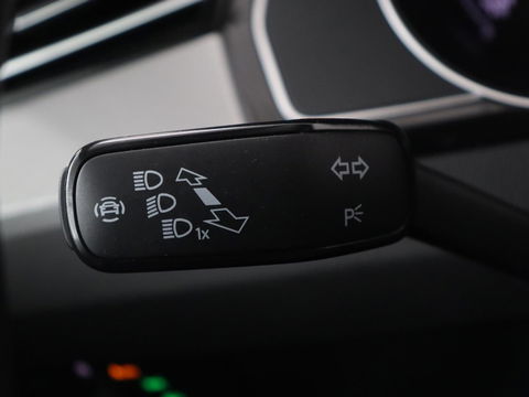 Volkswagen Passat 1.4 TSI PHEV GTE Business | Adaptive Cruise | Navigatie | Massage | Stoelverwarming | Carplay | Parkeerhulp | Plug In