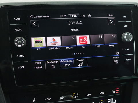 Volkswagen Passat 1.4 TSI PHEV GTE Business | Adaptive Cruise | Navigatie | Massage | Stoelverwarming | Carplay | Parkeerhulp | Plug In