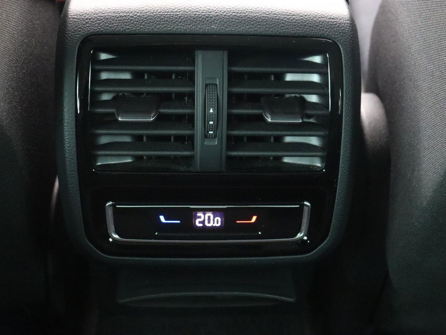 Volkswagen Passat 1.4 TSI PHEV GTE Business | Adaptive Cruise | Navigatie | Massage | Stoelverwarming | Carplay | Parkeerhulp | Plug In