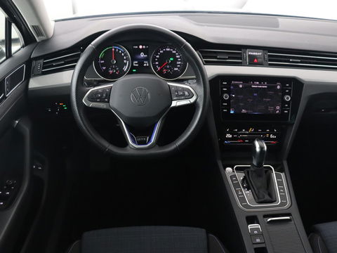 Volkswagen Passat 1.4 TSI PHEV GTE Business | Adaptive Cruise | Navigatie | Massage | Stoelverwarming | Carplay | Parkeerhulp | Plug In
