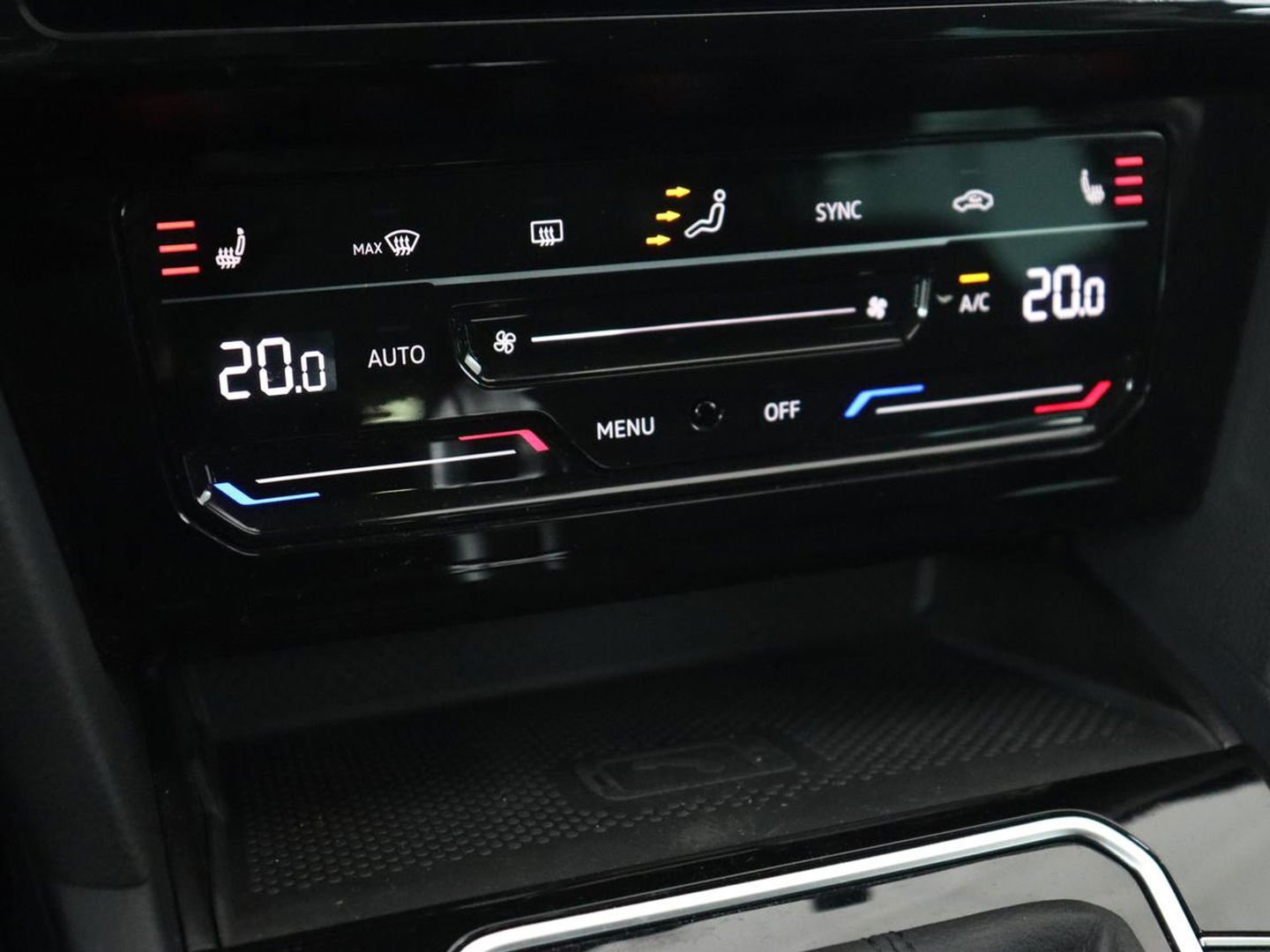 Volkswagen Passat 1.4 TSI PHEV GTE Business | Adaptive Cruise | Navigatie | Massage | Stoelverwarming | Carplay | Parkeerhulp | Plug In