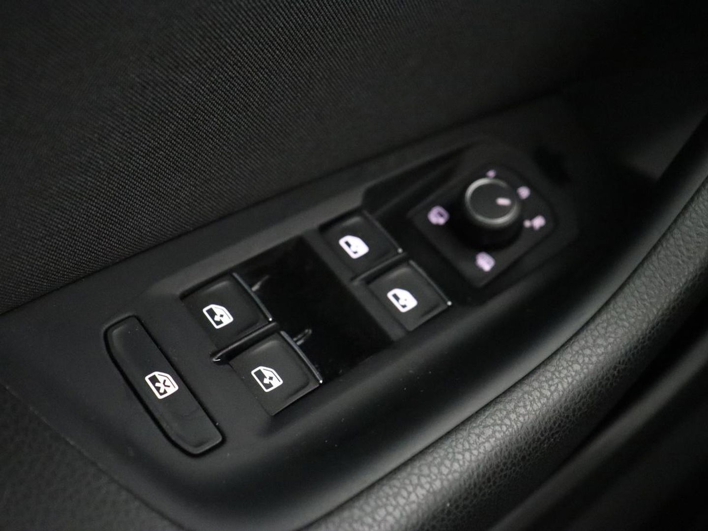 Volkswagen Passat 1.4 TSI PHEV GTE Business | Adaptive Cruise | Navigatie | Massage | Stoelverwarming | Carplay | Parkeerhulp | Plug In