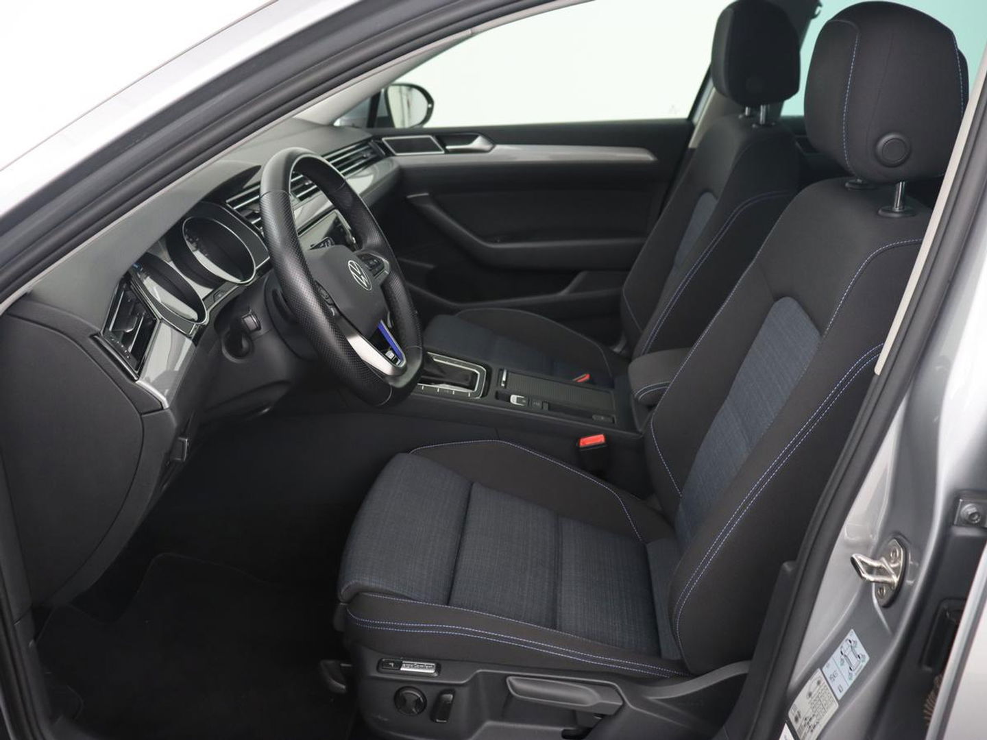 Volkswagen Passat 1.4 TSI PHEV GTE Business | Adaptive Cruise | Navigatie | Massage | Stoelverwarming | Carplay | Parkeerhulp | Plug In