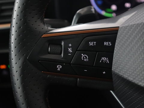 CUPRA Leon Sportstourer 1.4 TSI eHybrid PHEV VZ | Trekhaak Wegklapbaar | Stuurverwarming | Full LED | Camera | Stoelverwarming | Apple Carplay