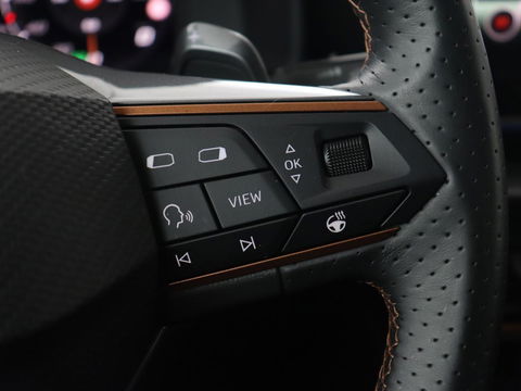 CUPRA Leon Sportstourer 1.4 TSI eHybrid PHEV VZ | Trekhaak Wegklapbaar | Stuurverwarming | Full LED | Camera | Stoelverwarming | Apple Carplay