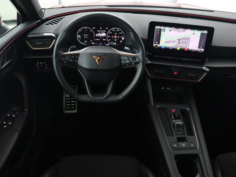 CUPRA Leon Sportstourer 1.4 TSI eHybrid PHEV VZ | Trekhaak Wegklapbaar | Stuurverwarming | Full LED | Camera | Stoelverwarming | Apple Carplay