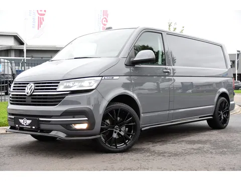 Volkswagen Transporter 2.0 TDI L2H1 Bulli Virtual, Cruise, Carplay, Automaat, Multimedia, Sensoren, 150PK, Trekhaak, LED, UNIEK!