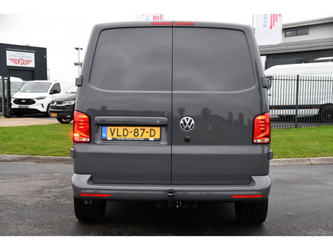 Volkswagen Transporter 2.0 TDI L2H1 Bulli Virtual, Cruise, Carplay, Automaat, Multimedia, Sensoren, 150PK, Trekhaak, LED, UNIEK!