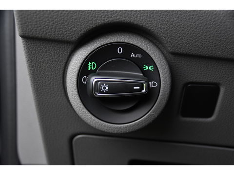 Volkswagen Transporter 2.0 TDI L2H1 Bulli Virtual, Cruise, Carplay, Automaat, Multimedia, Sensoren, 150PK, Trekhaak, LED, UNIEK!