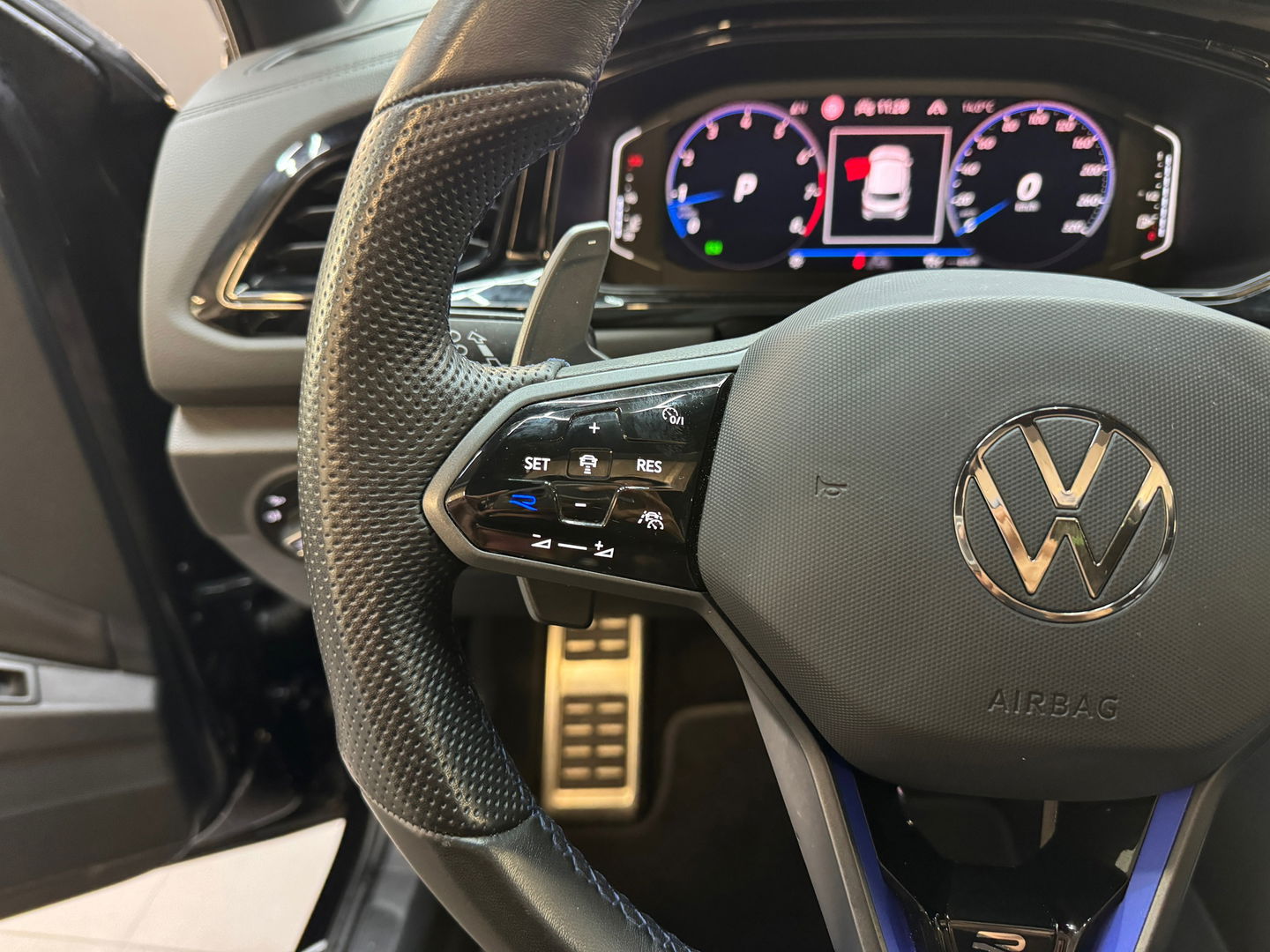 Volkswagen T-Roc R 2.0 TSI 4M Pano|Beats|Keyless|IQ|Camera