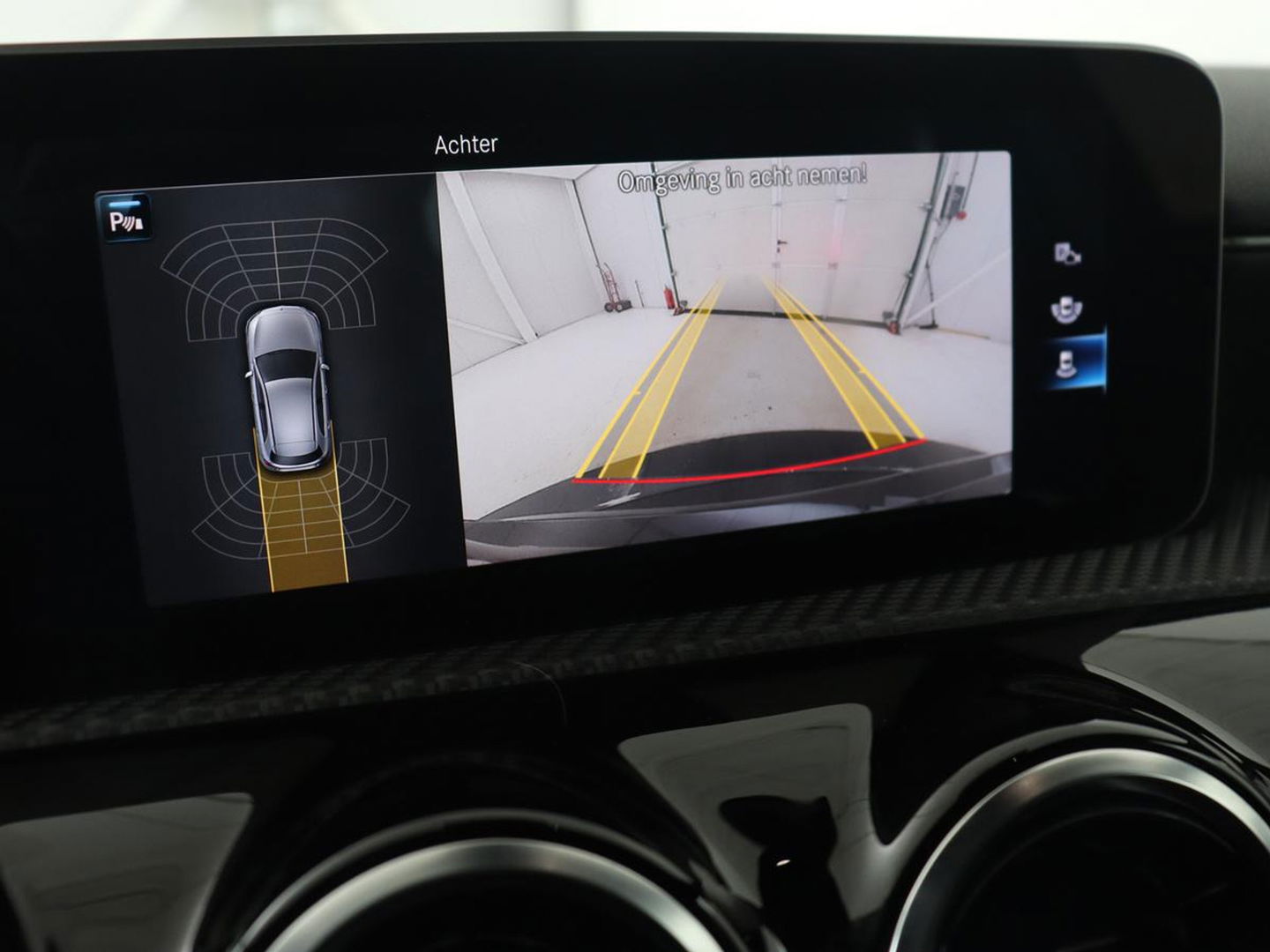Mercedes-Benz A-Klasse 180 Business Solution | Carplay | Camera | Adaptive cruise | Automaat | Navigatie | Lane asssist | LED | Stoelverwarming