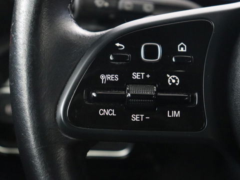 Mercedes-Benz A-Klasse 180 Business Solution | Carplay | Camera | Adaptive cruise | Automaat | Navigatie | Lane asssist | LED | Stoelverwarming