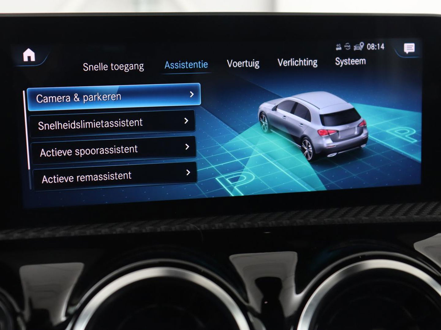 Mercedes-Benz A-Klasse 180 Business Solution | Carplay | Camera | Adaptive cruise | Automaat | Navigatie | Lane asssist | LED | Stoelverwarming