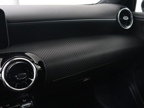 Mercedes-Benz A-Klasse 180 Business Solution | Carplay | Camera | Adaptive cruise | Automaat | Navigatie | Lane asssist | LED | Stoelverwarming