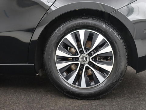 Mercedes-Benz A-Klasse 180 Business Solution | Carplay | Camera | Adaptive cruise | Automaat | Navigatie | Lane asssist | LED | Stoelverwarming