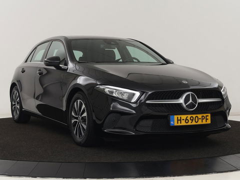 Mercedes-Benz A-Klasse 180 Business Solution | Carplay | Camera | Adaptive cruise | Automaat | Navigatie | Lane asssist | LED | Stoelverwarming