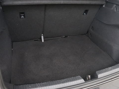 Volkswagen ID.3 Life 58 kWh | Carplay | Sfeerverlichting | Cruise Control | Stoelverwarming | Stuurverwarming | Parkeersensor | Navigatie | Climate controle