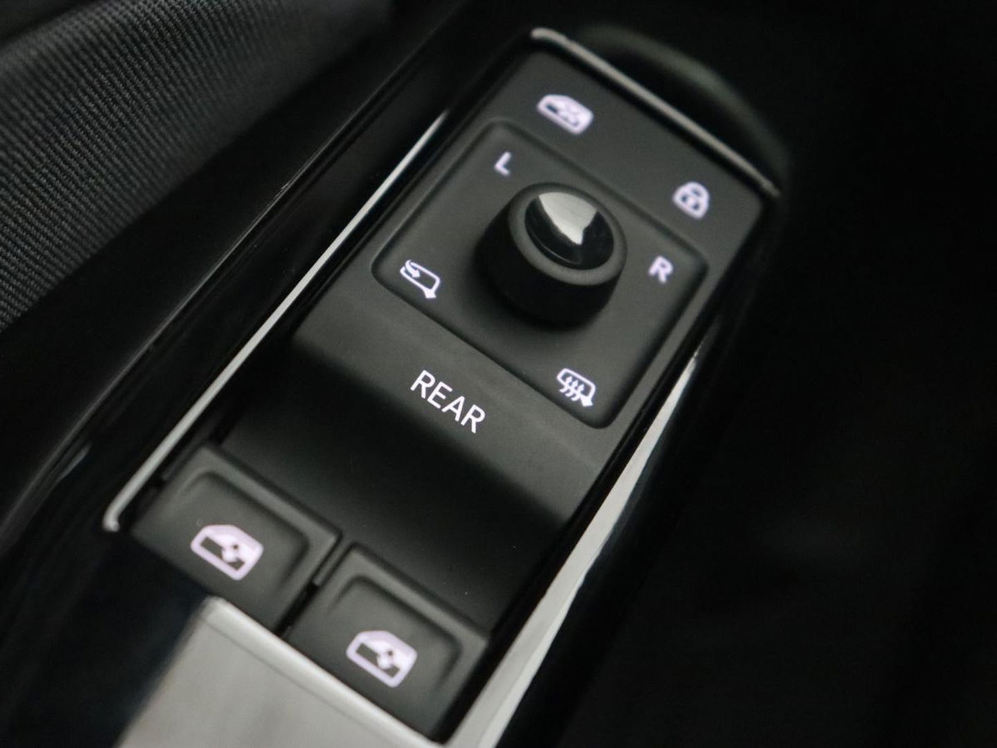 Volkswagen ID.3 Life 58 kWh | Carplay | Sfeerverlichting | Cruise Control | Stoelverwarming | Stuurverwarming | Parkeersensor | Navigatie | Climate controle