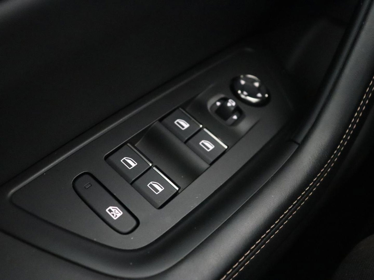 Peugeot 508 1.6 HYbrid 225 GT | Leder | Focal Sound | Stoelverwarming | Adaptive cruise | Carplay | Massage | Memory | Navigatie | PHEV | Plug In