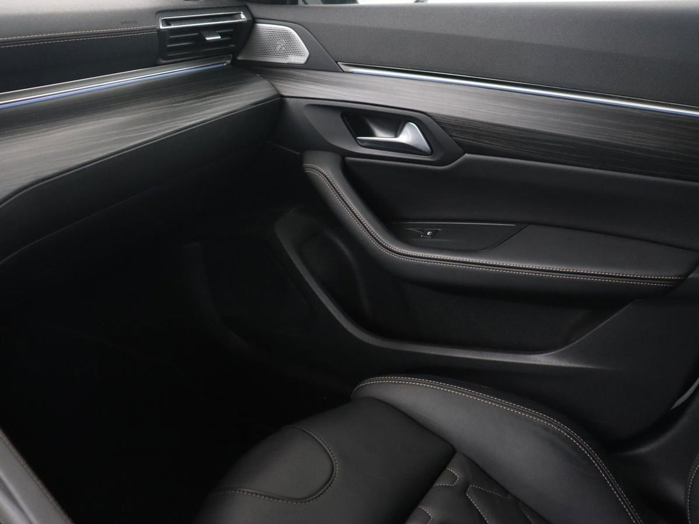 Peugeot 508 1.6 HYbrid 225 GT | Leder | Focal Sound | Stoelverwarming | Adaptive cruise | Carplay | Massage | Memory | Navigatie | PHEV | Plug In