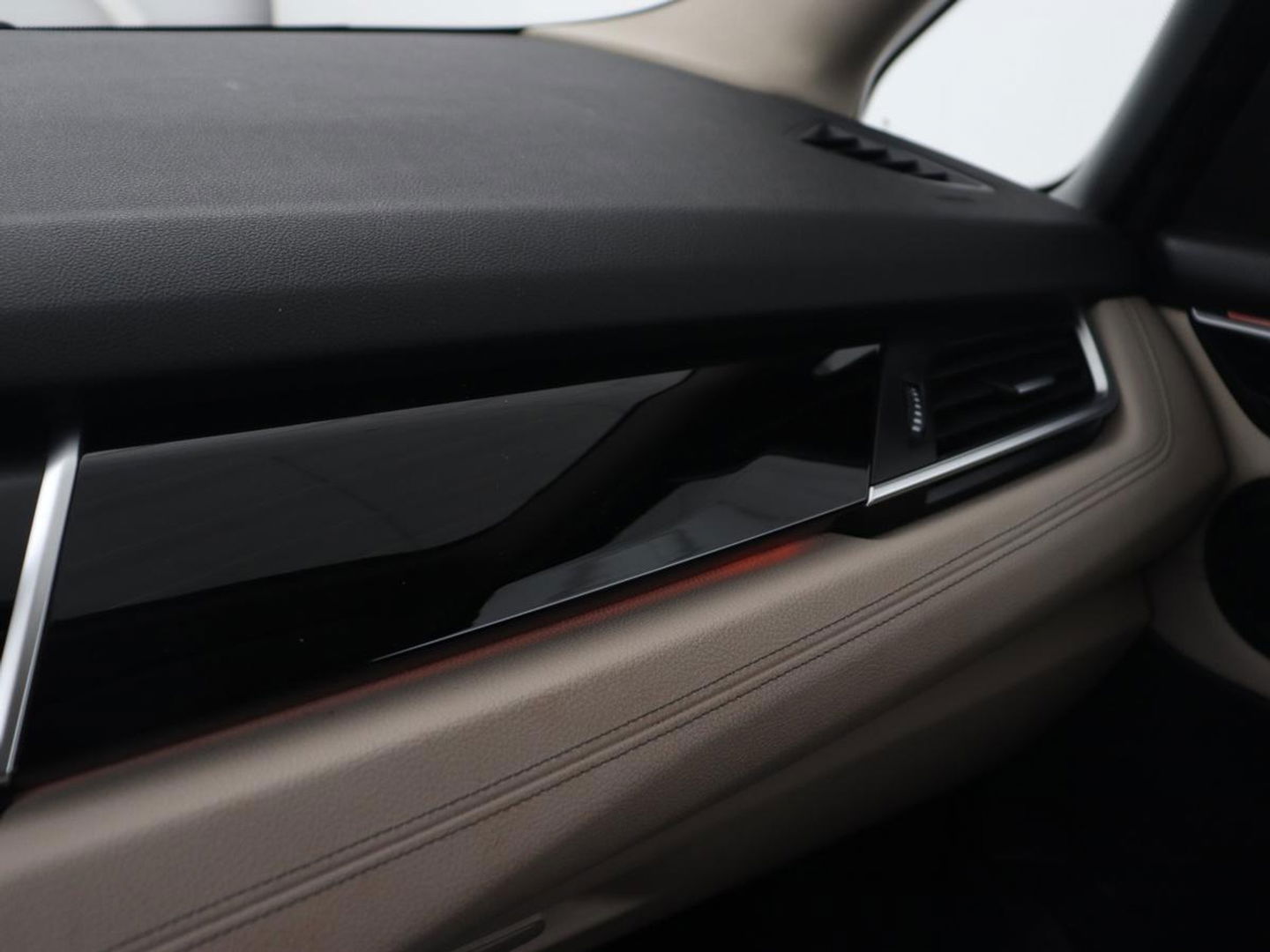 BMW 2 Serie Gran Tourer 218i High Executive Edition | 7-persoons | Automaat | Camera | Sfeerverlichting | Carplay | Cruise Control | Stoelverwarming | LED | Leder | Climate controle
