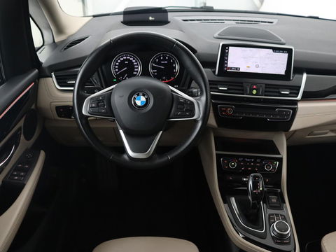 BMW 2 Serie Gran Tourer 218i High Executive Edition | 7-persoons | Automaat | Camera | Sfeerverlichting | Carplay | Cruise Control | Stoelverwarming | LED | Leder | Climate controle