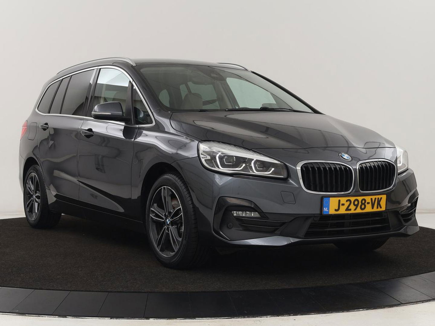 BMW 2 Serie Gran Tourer 218i High Executive Edition | 7-persoons | Automaat | Camera | Sfeerverlichting | Carplay | Cruise Control | Stoelverwarming | LED | Leder | Climate controle