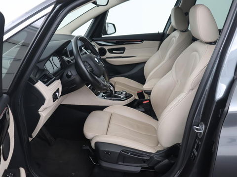 BMW 2 Serie Gran Tourer 218i High Executive Edition | 7-persoons | Automaat | Camera | Sfeerverlichting | Carplay | Cruise Control | Stoelverwarming | LED | Leder | Climate controle