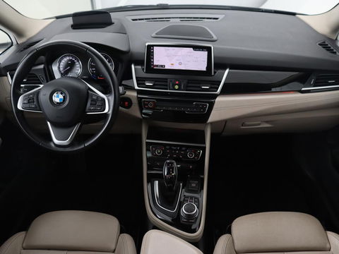 BMW 2 Serie Gran Tourer 218i High Executive Edition | 7-persoons | Automaat | Camera | Sfeerverlichting | Carplay | Cruise Control | Stoelverwarming | LED | Leder | Climate controle