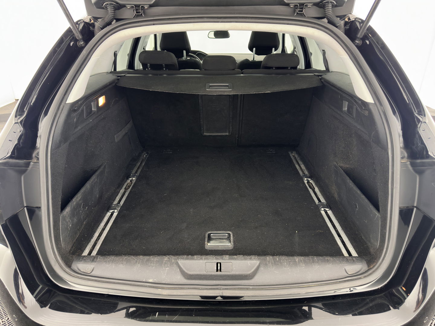 Peugeot 308 SW 1.6 BlueHDI Blue Lease Executive Pack *PANO | NAVI-FULLMAP | CAMERA | COMFORT-SEATS | DAB+ | ECC | PDC | CRUISE | PRIVACY-GLASS | TOWBAR | 16"ALU*