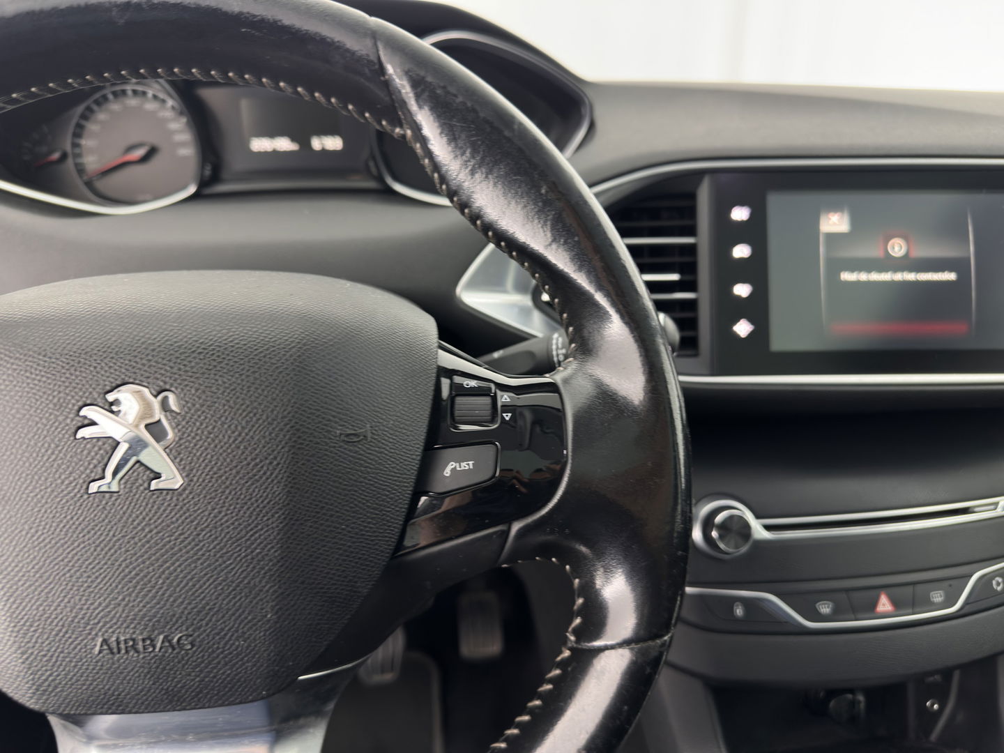 Peugeot 308 SW 1.6 BlueHDI Blue Lease Executive Pack *PANO | NAVI-FULLMAP | CAMERA | COMFORT-SEATS | DAB+ | ECC | PDC | CRUISE | PRIVACY-GLASS | TOWBAR | 16"ALU*