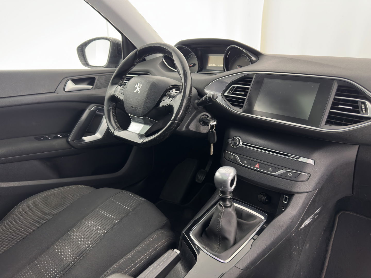 Peugeot 308 SW 1.6 BlueHDI Blue Lease Executive Pack *PANO | NAVI-FULLMAP | CAMERA | COMFORT-SEATS | DAB+ | ECC | PDC | CRUISE | PRIVACY-GLASS | TOWBAR | 16"ALU*